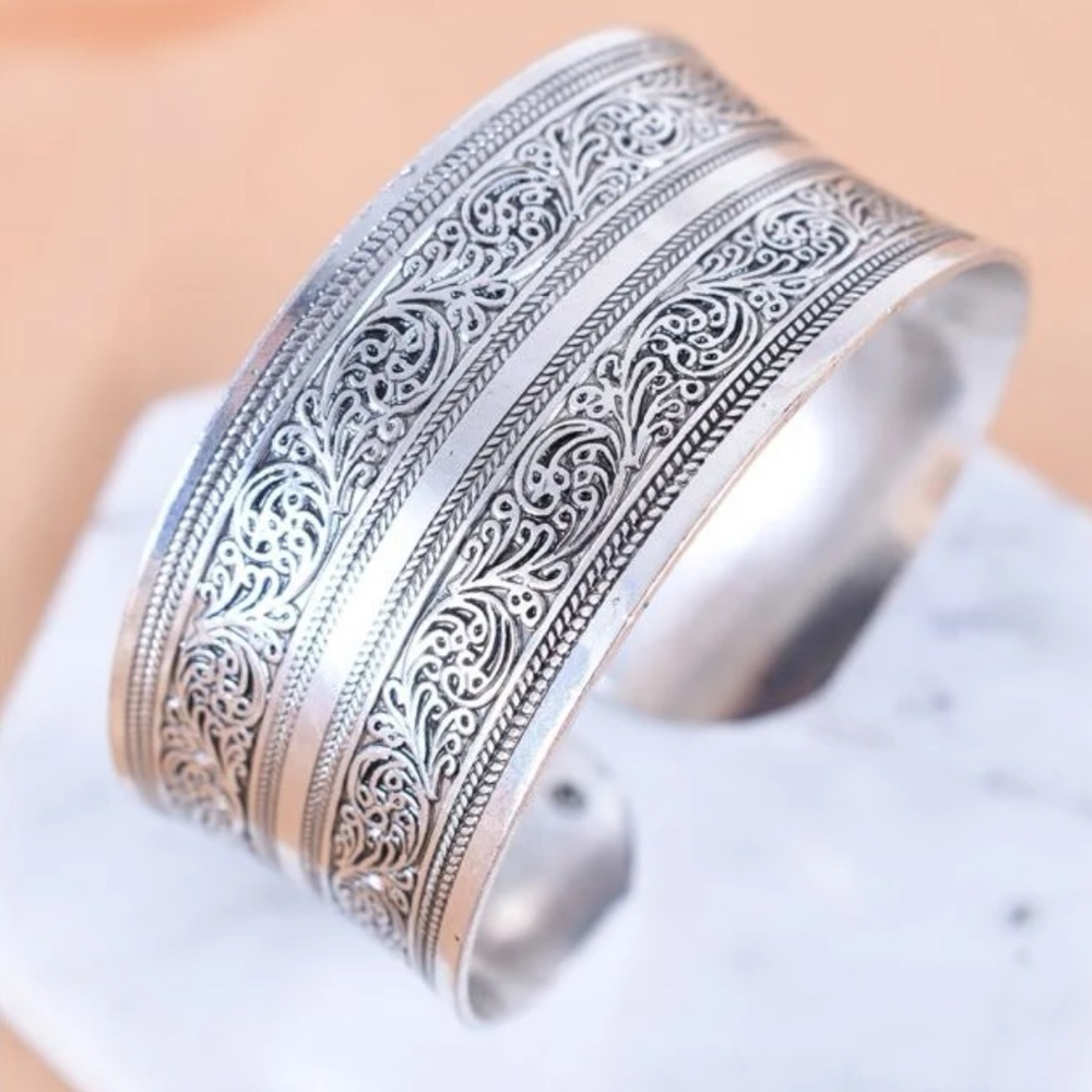 Cuff bracelet
